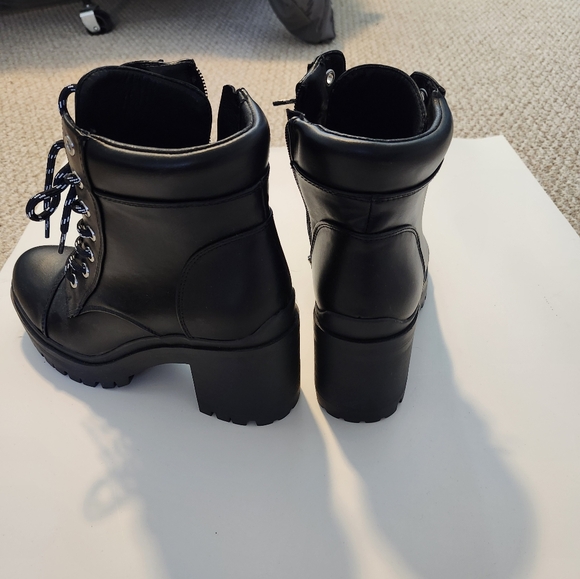 NWOT black boots - Picture 2 of 3